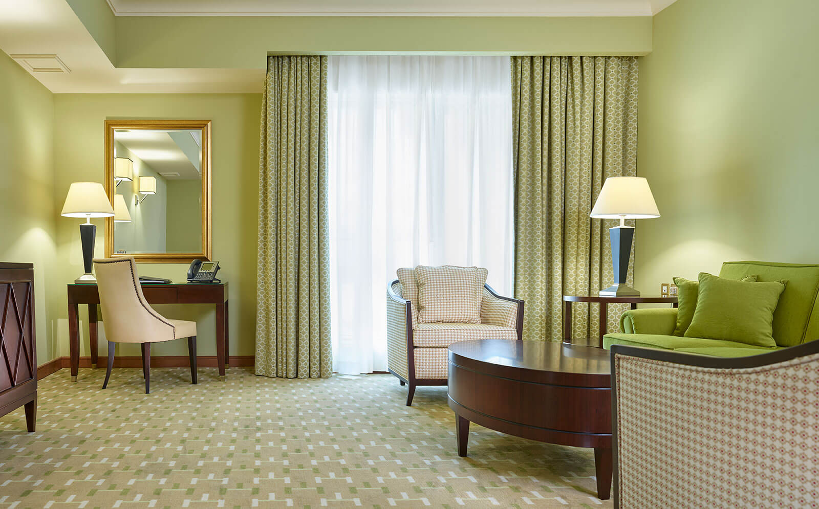 SMH_Junior_Suite_Living_Area